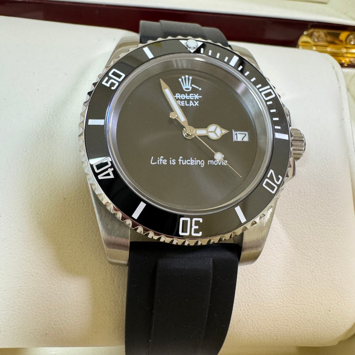 Relax Black Diver Watch - Life Is a Movie