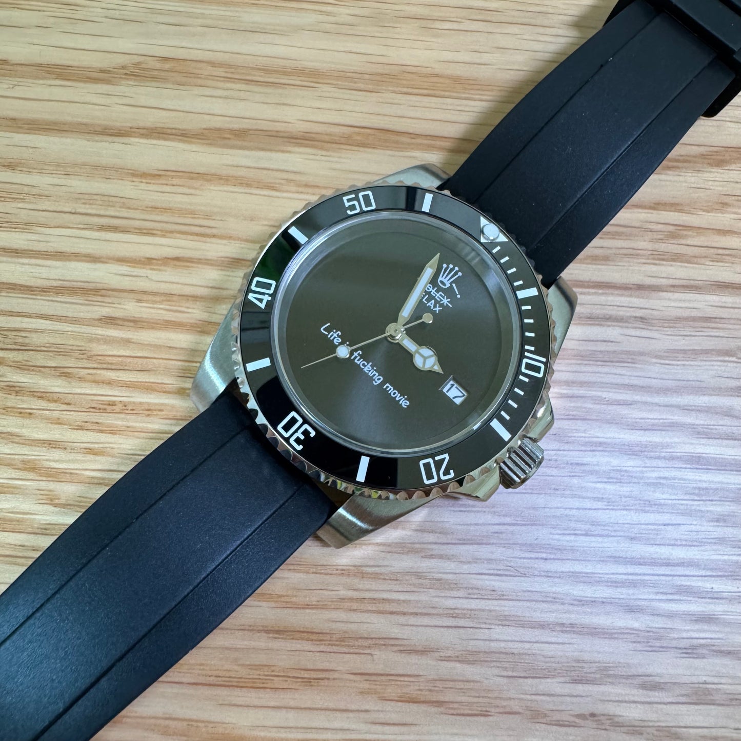 Relax Black Diver Watch - Life Is a Movie